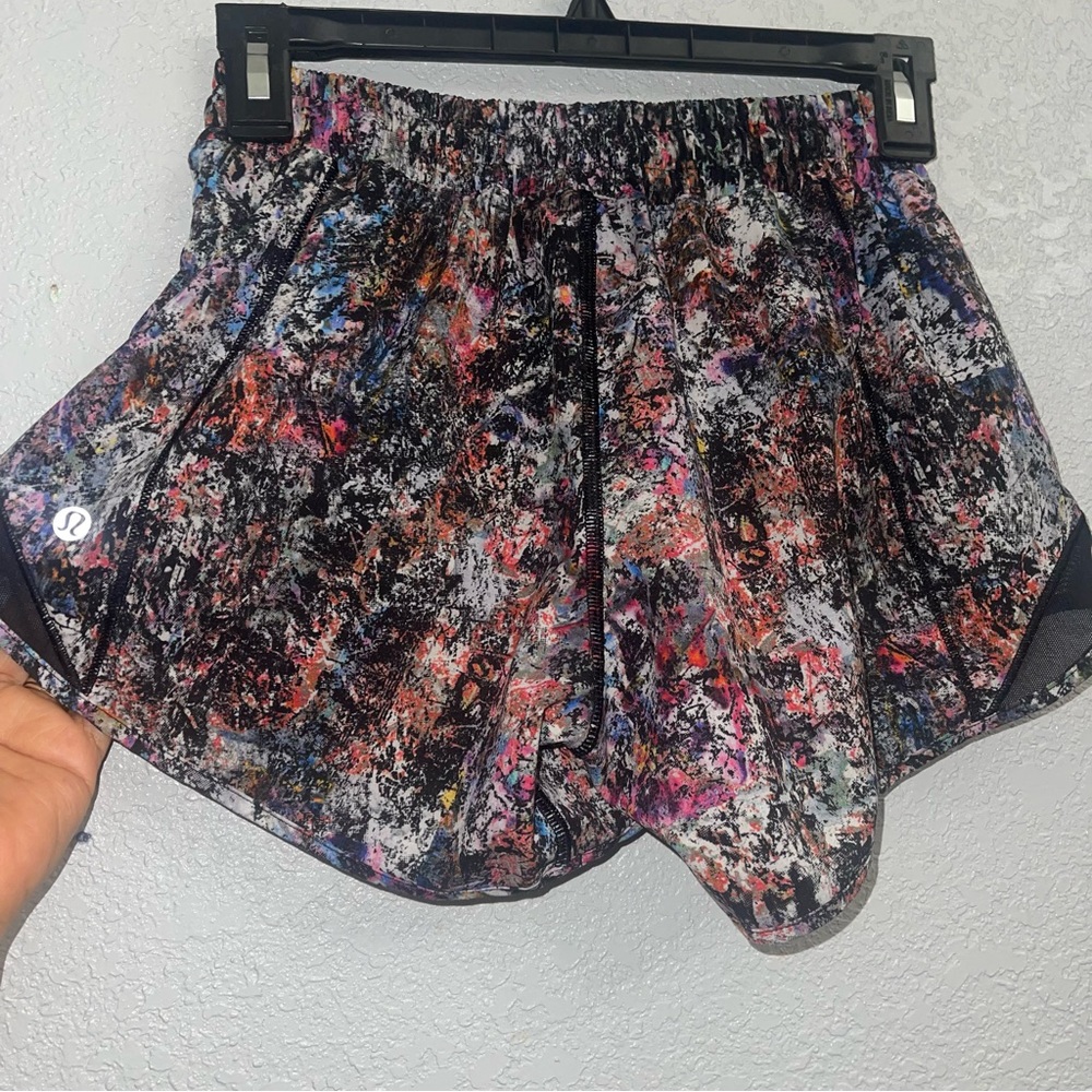Lululemon  Colorful Women's Athletic Shorts size 4 EUC - Picture 3 of 7